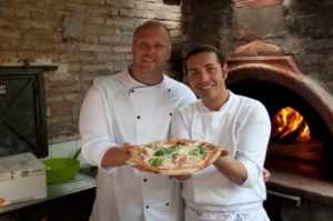 pizza-margherita-condivisione-bonci-sorbillo-02-600x398